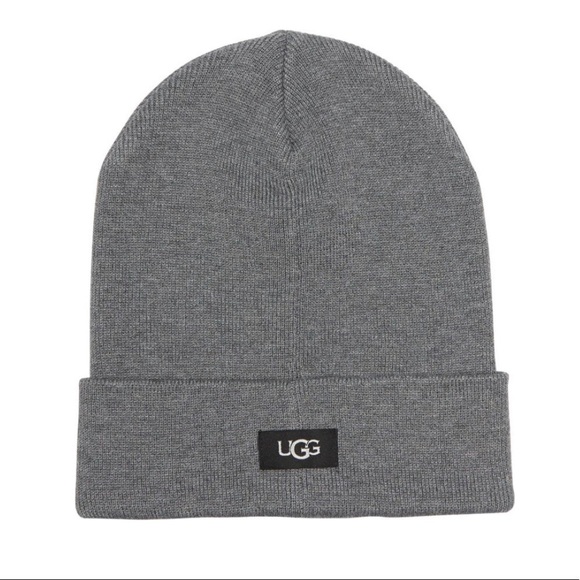 UGG beanie Knitted Cuffed Beanie NWT
UGG Australia main image 4